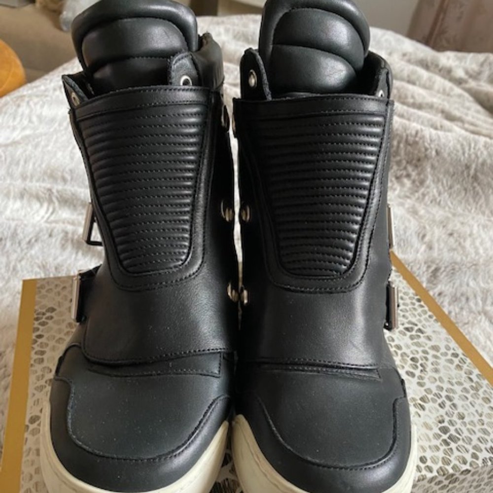 Balmain Snap on Sneakers